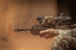 Close up image of QioptiQ Talon fused weapon sight for the assualt weapon